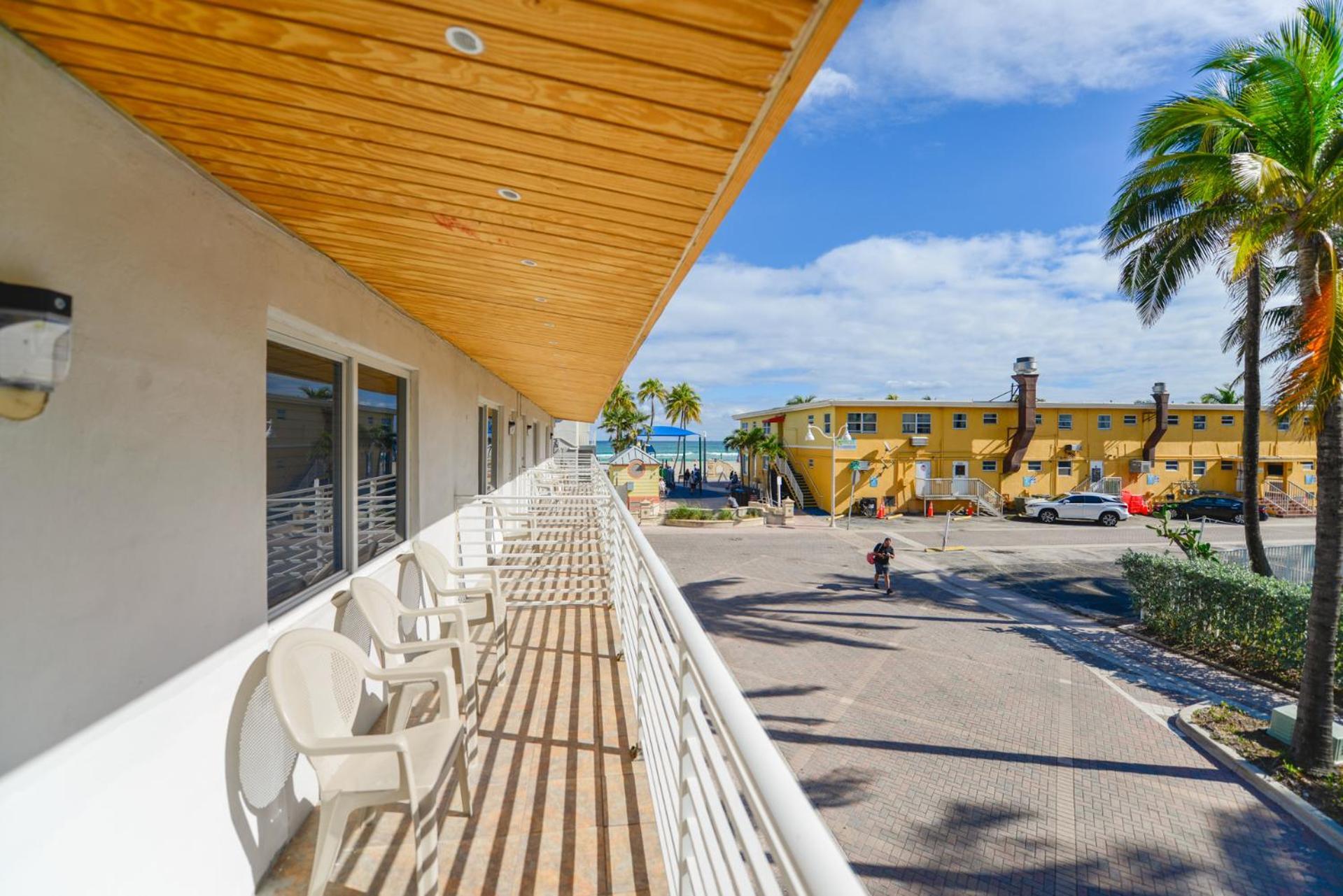 Fantastic Studio At The Beach With Parking&Pool - M43 Hollywood Bagian luar foto